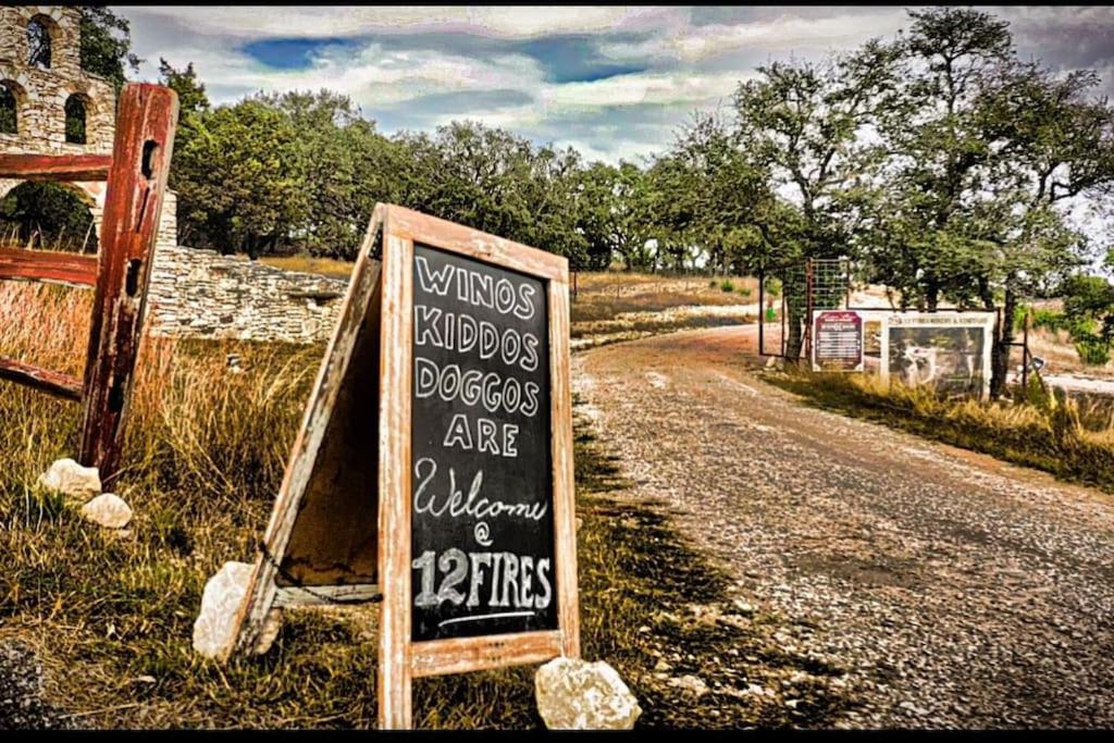 Hotel 12 Fires Luxury Glamping With Heating #1 Johnson City Exterior foto
