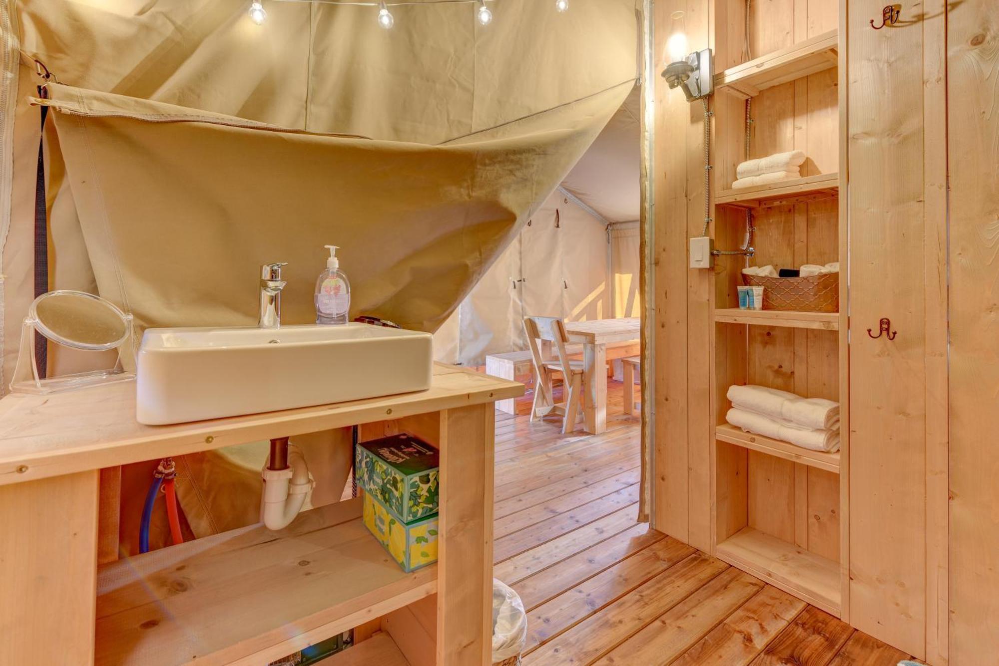 Hotel 12 Fires Luxury Glamping With Heating #1 Johnson City Exterior foto